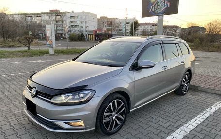 Volkswagen Golf VII, 2019 год, 1 290 000 рублей, 1 фотография