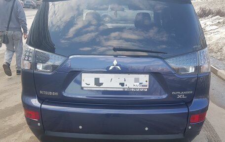 Mitsubishi Outlander III рестайлинг 3, 2007 год, 800 000 рублей, 2 фотография