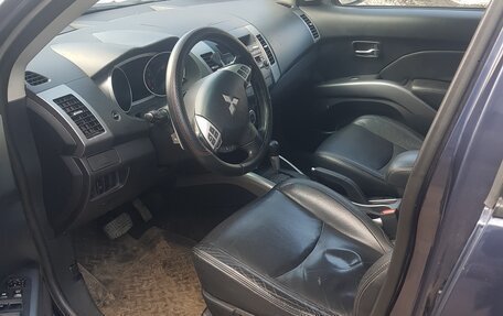 Mitsubishi Outlander III рестайлинг 3, 2007 год, 800 000 рублей, 6 фотография