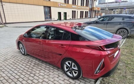 Toyota Prius IV XW50, 2017 год, 2 450 000 рублей, 4 фотография