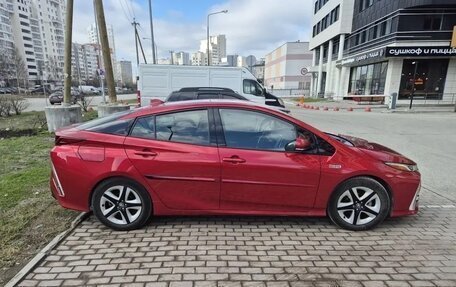 Toyota Prius IV XW50, 2017 год, 2 450 000 рублей, 7 фотография