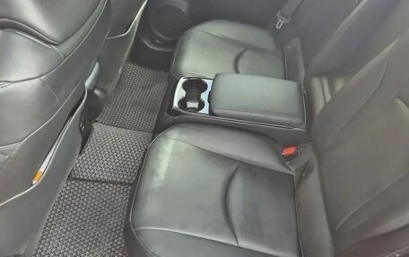 Toyota Prius IV XW50, 2017 год, 2 450 000 рублей, 13 фотография