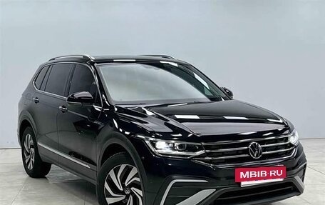 Volkswagen Tiguan II, 2023 год, 2 910 000 рублей, 3 фотография