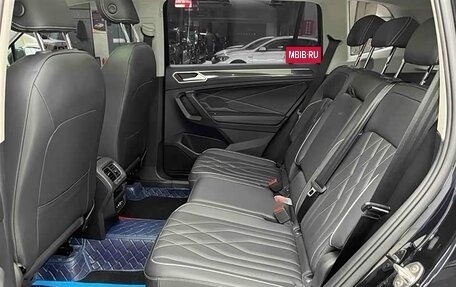 Volkswagen Tiguan II, 2023 год, 2 910 000 рублей, 8 фотография