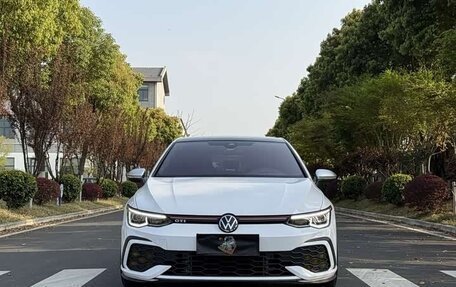 Volkswagen Golf VIII, 2023 год, 3 800 000 рублей, 2 фотография
