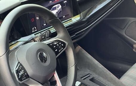 Volkswagen Golf VIII, 2023 год, 3 800 000 рублей, 7 фотография