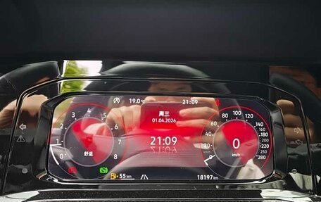 Volkswagen Golf VIII, 2023 год, 3 800 000 рублей, 8 фотография