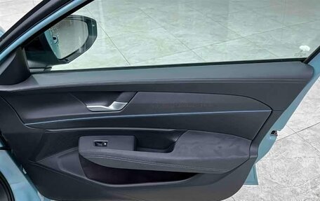 Volkswagen Passat, 2024 год, 4 350 000 рублей, 16 фотография