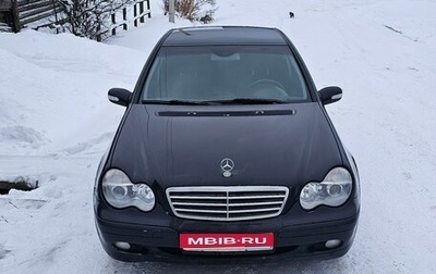 Mercedes-Benz C-Класс, 2004 год, 700 000 рублей, 1 фотография