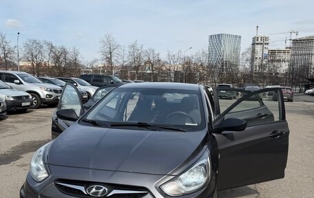 Hyundai Solaris II рестайлинг, 2011 год, 920 000 рублей, 1 фотография