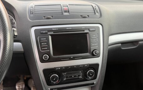 Skoda Octavia, 2012 год, 1 200 000 рублей, 11 фотография