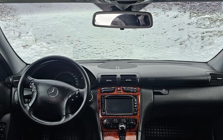 Mercedes-Benz C-Класс, 2004 год, 700 000 рублей, 8 фотография