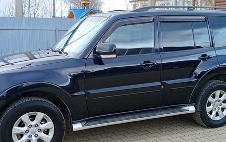 Mitsubishi Pajero IV, 2011 год, 1 900 000 рублей, 3 фотография
