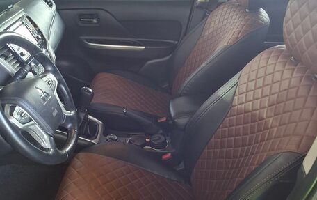 Mitsubishi L200 IV рестайлинг, 2019 год, 3 000 000 рублей, 4 фотография