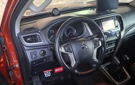 Mitsubishi L200 IV рестайлинг, 2019 год, 3 000 000 рублей, 6 фотография