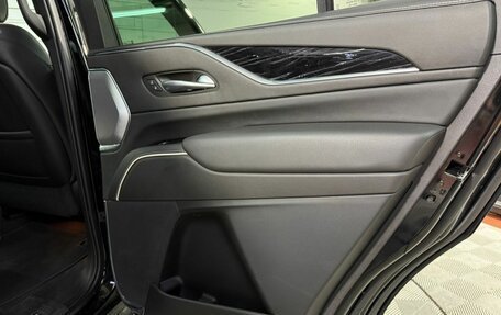 Cadillac Escalade V, 2021 год, 11 000 000 рублей, 18 фотография