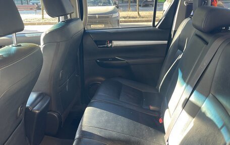 Toyota Hilux VIII, 2016 год, 2 600 000 рублей, 7 фотография