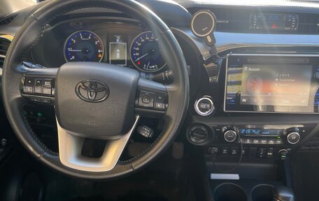 Toyota Hilux VIII, 2016 год, 2 600 000 рублей, 5 фотография