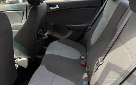 Hyundai Solaris II рестайлинг, 2011 год, 920 000 рублей, 5 фотография