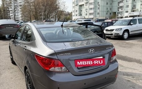 Hyundai Solaris II рестайлинг, 2011 год, 920 000 рублей, 2 фотография
