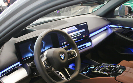 BMW 5 серия, 2025 год, 8 800 000 рублей, 9 фотография