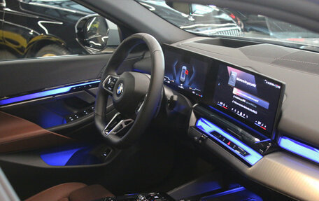 BMW 5 серия, 2025 год, 8 800 000 рублей, 15 фотография