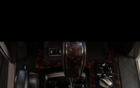 Toyota Land Cruiser 200, 2011 год, 2 650 000 рублей, 12 фотография