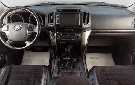 Toyota Land Cruiser 200, 2011 год, 2 650 000 рублей, 21 фотография