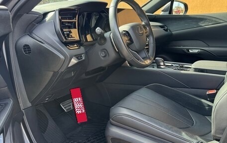 Lexus RX IV рестайлинг, 2022 год, 8 000 000 рублей, 2 фотография