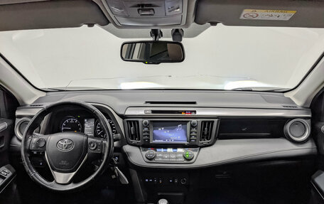 Toyota RAV4, 2017 год, 2 300 000 рублей, 14 фотография