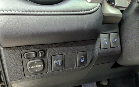 Toyota RAV4, 2017 год, 2 300 000 рублей, 25 фотография