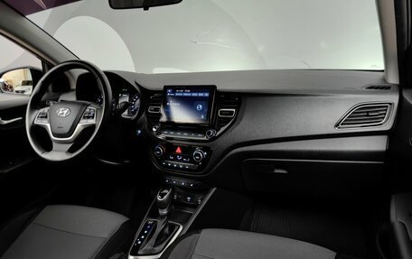 Hyundai Solaris II рестайлинг, 2021 год, 1 672 000 рублей, 13 фотография