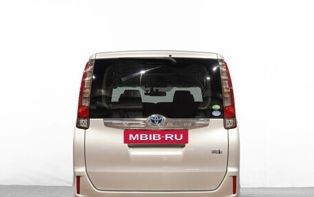 Toyota Noah III, 2015 год, 1 899 000 рублей, 6 фотография