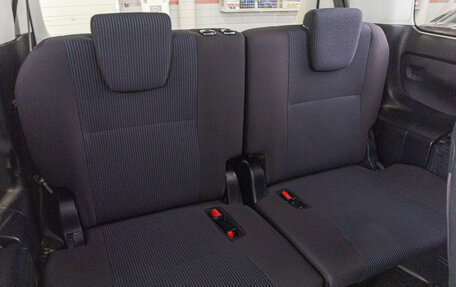 Toyota Noah III, 2015 год, 1 899 000 рублей, 22 фотография