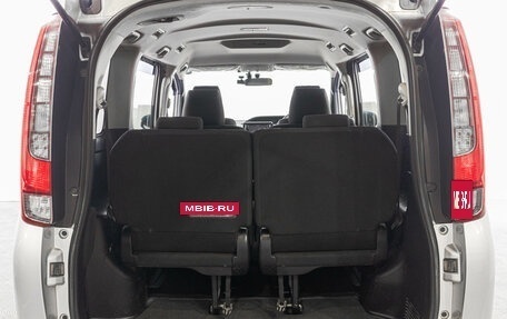 Toyota Noah III, 2015 год, 1 899 000 рублей, 23 фотография