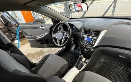 Hyundai Solaris II рестайлинг, 2011 год, 700 000 рублей, 3 фотография