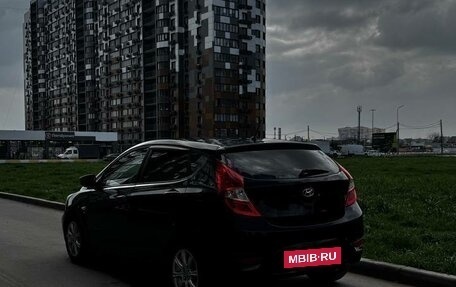 Hyundai Solaris II рестайлинг, 2011 год, 700 000 рублей, 4 фотография