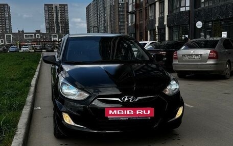 Hyundai Solaris II рестайлинг, 2011 год, 700 000 рублей, 2 фотография