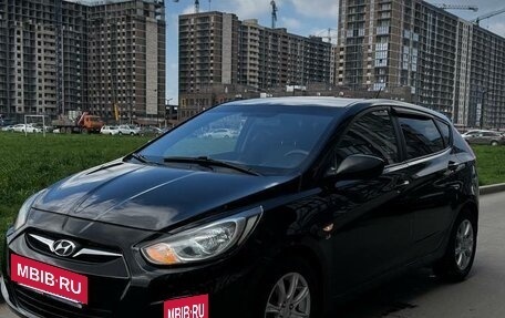 Hyundai Solaris II рестайлинг, 2011 год, 700 000 рублей, 9 фотография