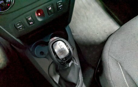 Renault Sandero II рестайлинг, 2015 год, 890 000 рублей, 27 фотография