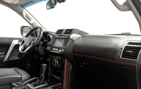 Toyota Land Cruiser Prado 150 рестайлинг 2, 2014 год, 3 995 000 рублей, 13 фотография