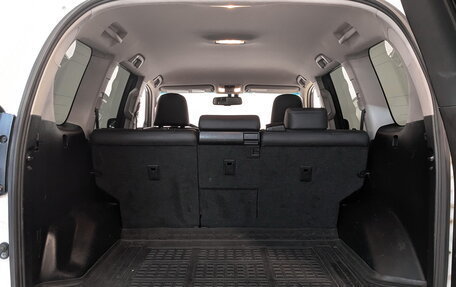 Toyota Land Cruiser Prado 150 рестайлинг 2, 2014 год, 3 995 000 рублей, 10 фотография