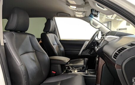 Toyota Land Cruiser Prado 150 рестайлинг 2, 2014 год, 3 995 000 рублей, 23 фотография