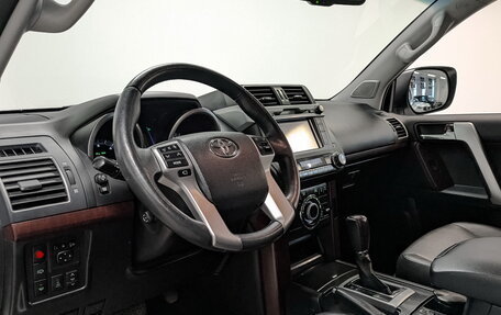 Toyota Land Cruiser Prado 150 рестайлинг 2, 2014 год, 3 995 000 рублей, 15 фотография