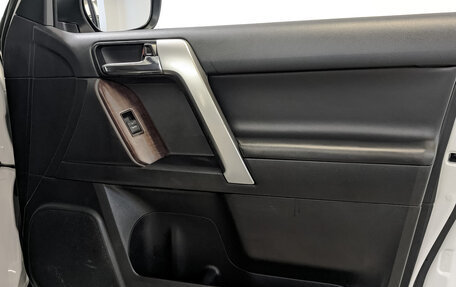 Toyota Land Cruiser Prado 150 рестайлинг 2, 2014 год, 3 995 000 рублей, 24 фотография