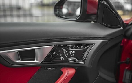 Jaguar F-Type I рестайлинг 2, 2013 год, 4 975 000 рублей, 10 фотография