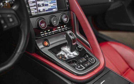 Jaguar F-Type I рестайлинг 2, 2013 год, 4 975 000 рублей, 8 фотография