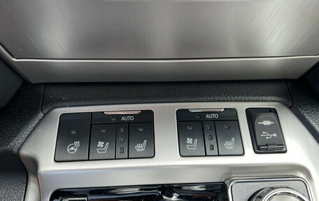 Toyota Land Cruiser 200, 2017 год, 6 390 000 рублей, 13 фотография