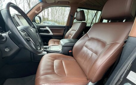 Toyota Land Cruiser 200, 2017 год, 6 390 000 рублей, 17 фотография