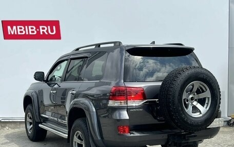 Toyota Land Cruiser 200, 2017 год, 6 390 000 рублей, 7 фотография